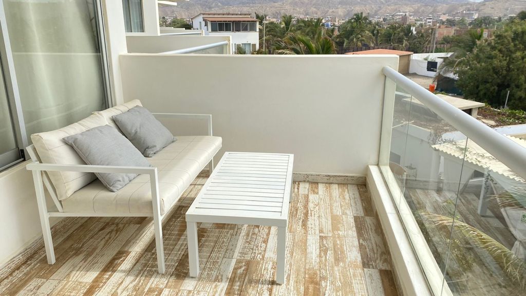 Terraza Junior Suite Deluxe con vistas directas al Pacífico, segunda planta, Suites del Mar Máncora