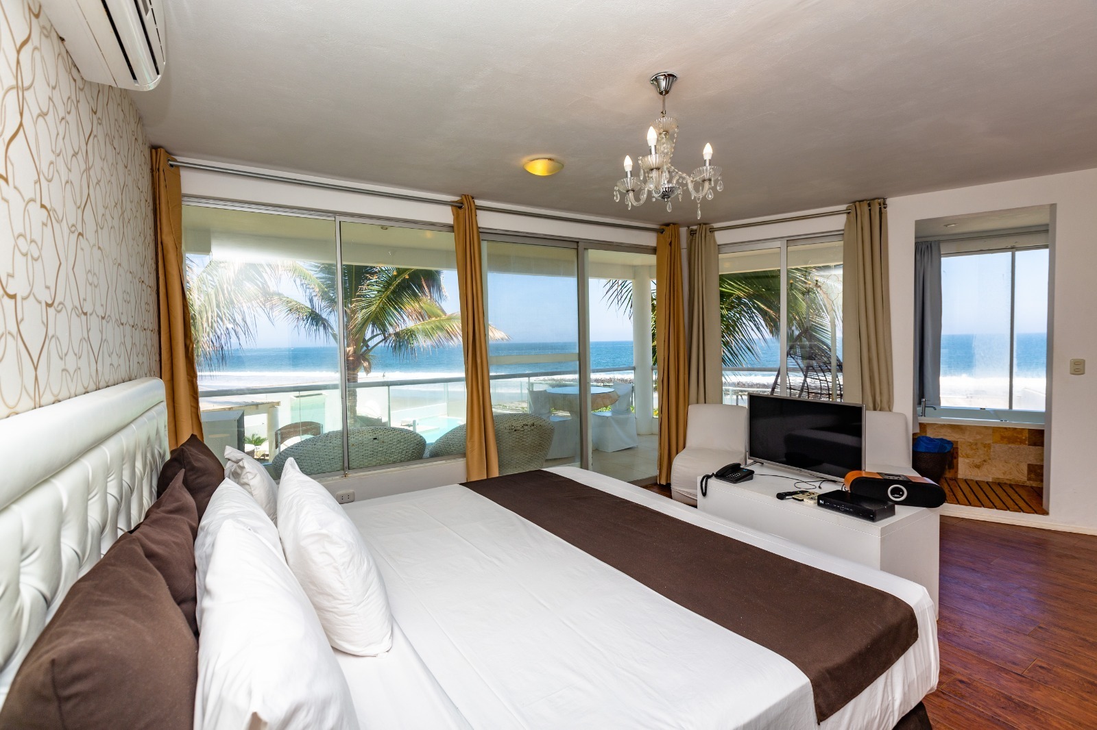 Master Suite Deluxe — dormitorio con vistas al Pacífico, segunda planta, Suites del Mar Máncora
